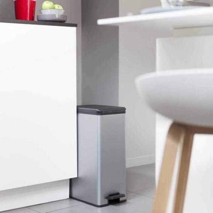 Мусорный бак 40 л CURVER