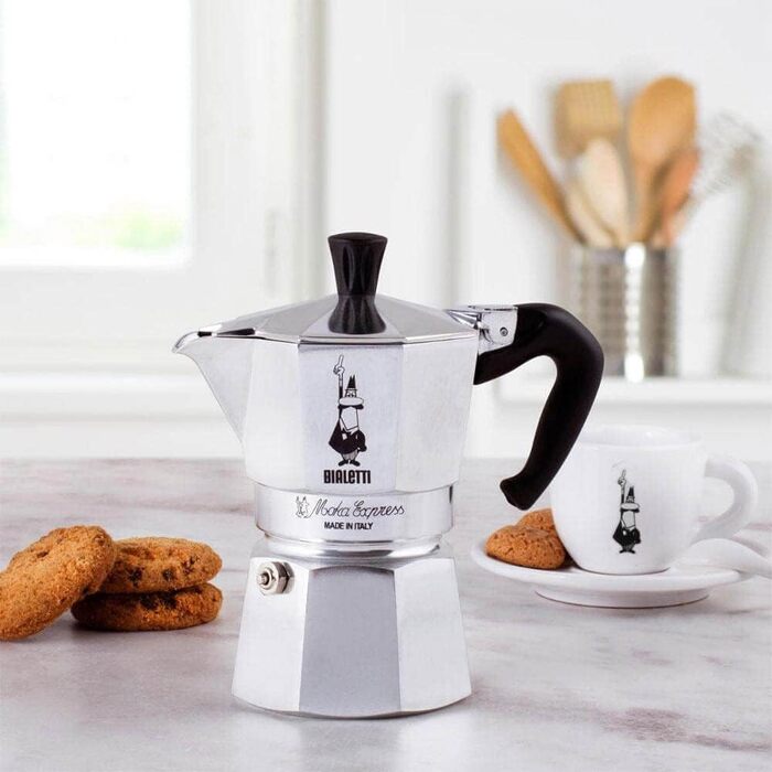 Кофеварка для эспрессо на 6 чашек Moka Express Bialetti