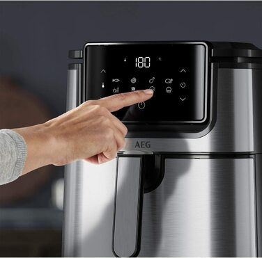 Фритюрница AEG AF6 / 3,5 л / 8 программ / светодиодный сенсорный дисплей