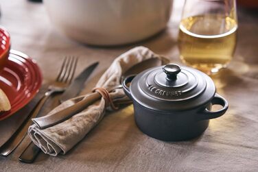 Мини-кастрюля / жаровня 10 см, матовый черный Le Creuset