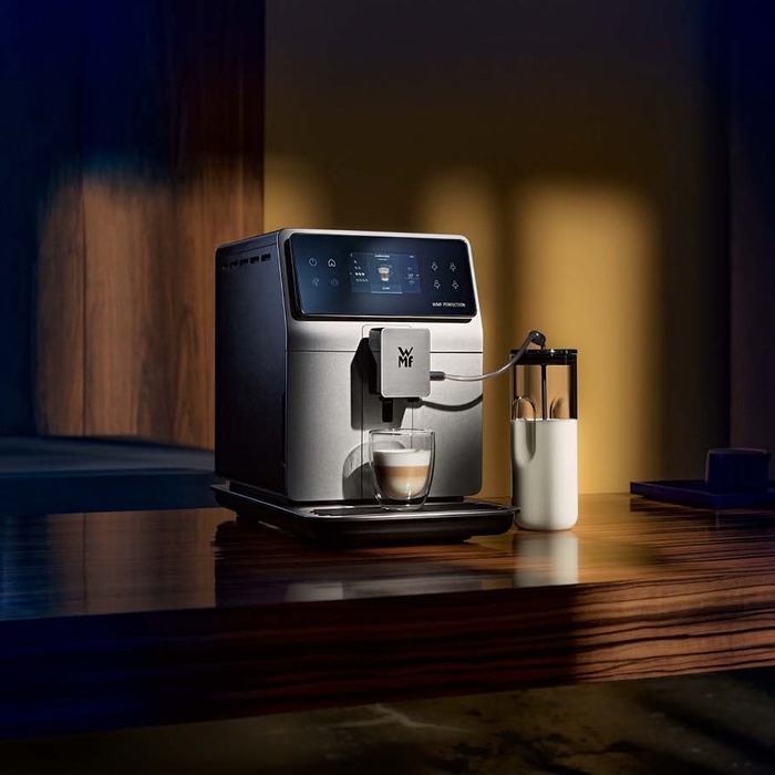 Кофемашина на 2 чашки со вспенивателем молока, серебристо-черная Perfection 760L WMF