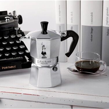 Кофеварка для эспрессо на 6 чашек Moka Express Bialetti
