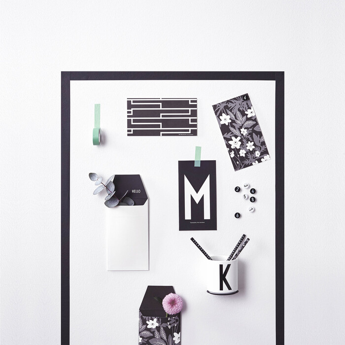 Открытка B 0,1x17x20 см черно-белая AJ Postkarte Design Letters