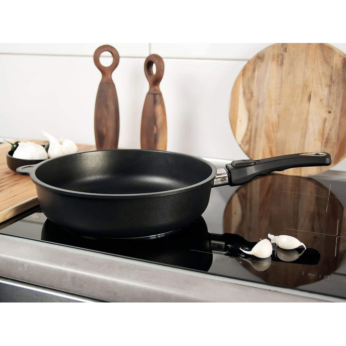 Сковорода для тушения 28 см AMT Gastroguss