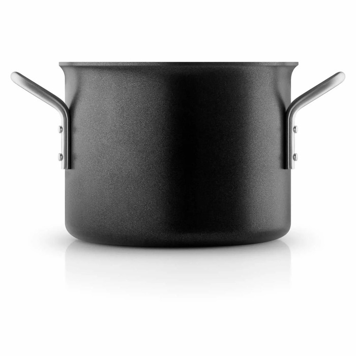 Кастрюля 2,5 л Black Line Eva Solo