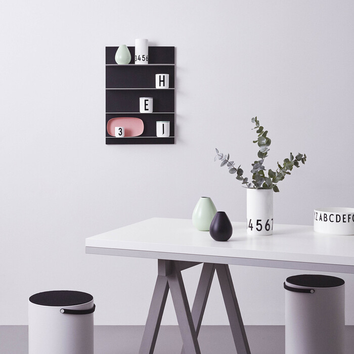 Ваза 15 см черная Royal Vase Design Letters