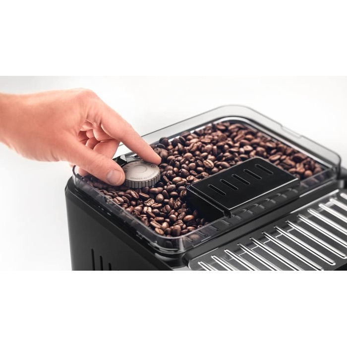 Кофемашина на 2 чашки с насадкой для вспенивания молока, серо-черная Eletta Explore De'Longhi