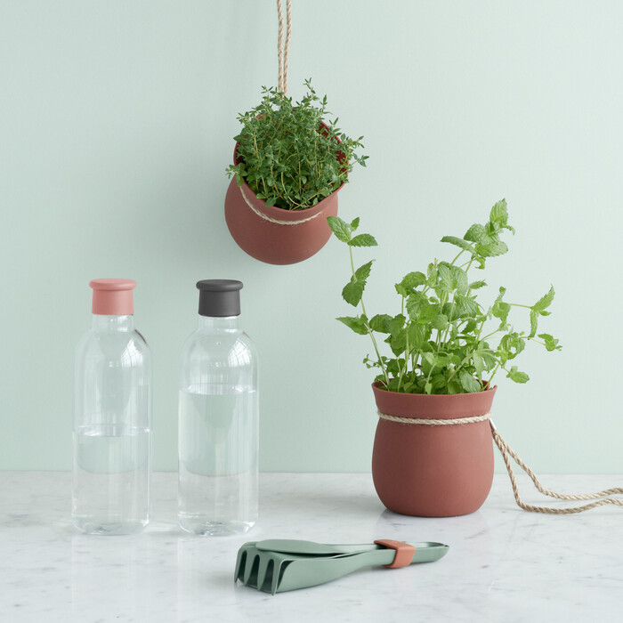 Бутылка для воды 0,75 л, серая Drink It Rig-Tig by Stelton