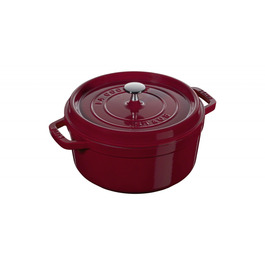 Кастрюля / жаровня 22 см с крышкой бордовая Staub