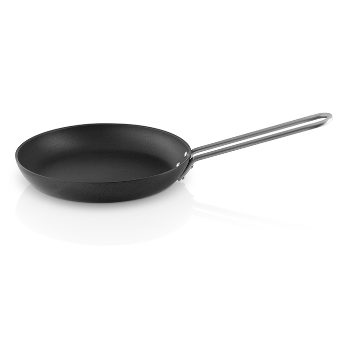 Сковорода 24 см Black Line Eva Solo